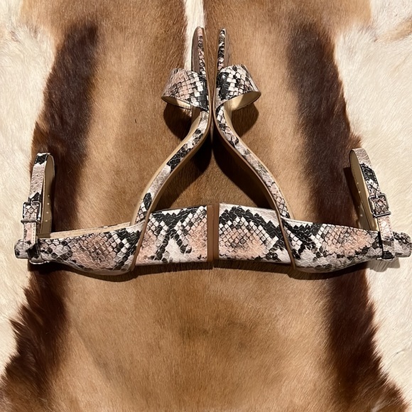 ✅SOLD VINCE CAMUTO - Picture 6 of 11